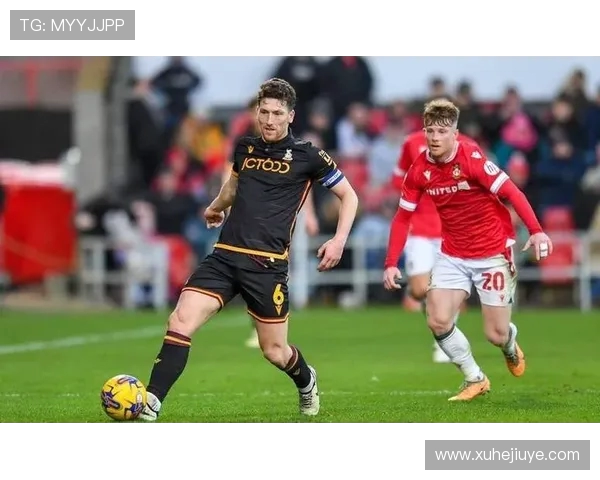 布拉德福德与克鲁的精彩对决揭示英甲联赛的激烈竞争与战术博弈